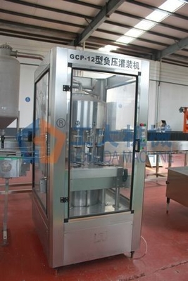 포도 Vinager 유리병 충전물 기계 전기 3는 2000Bph 380V 50Hz를 실행합니다